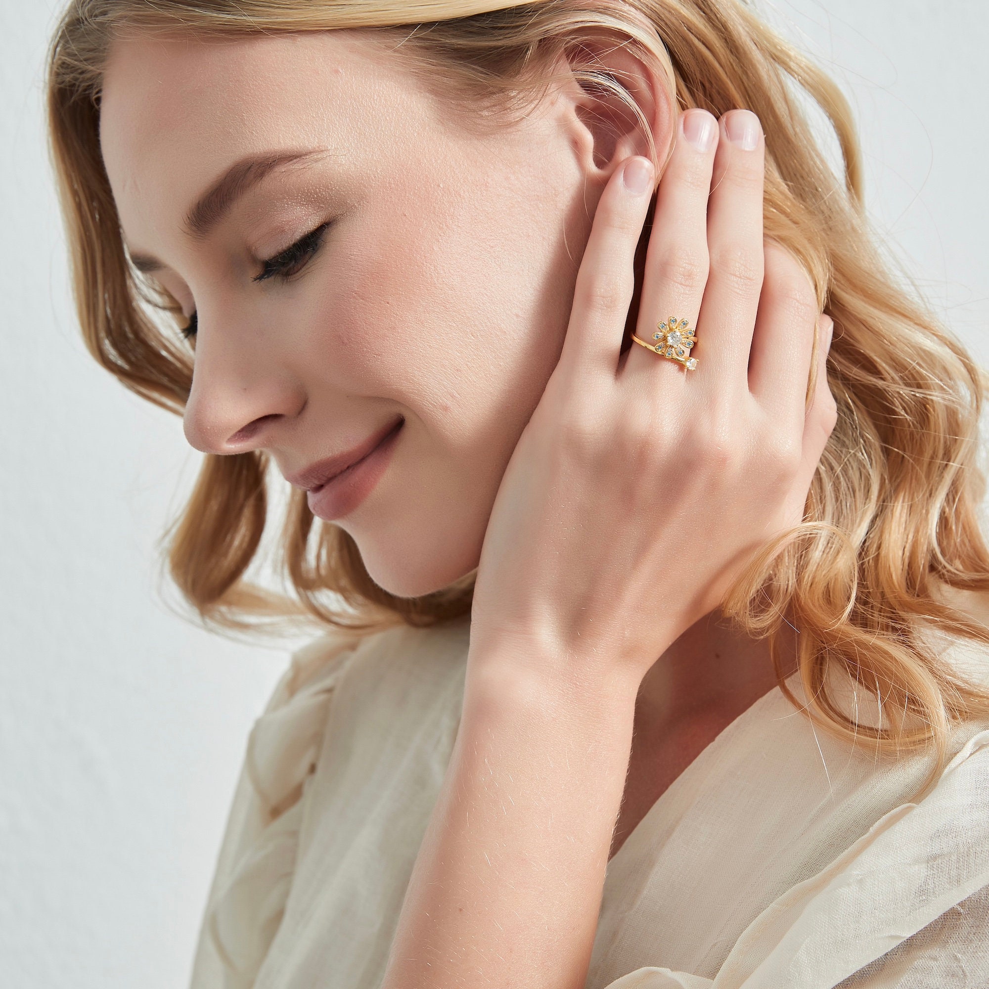 neqqvmSg-1.jpg Daisy Bloom Open Ring – Sparkling Floral Adjustable Statement - Image 1
